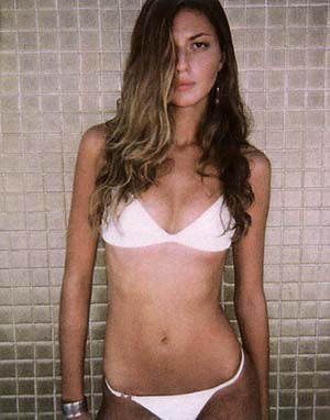 ellie_bikini.jpg